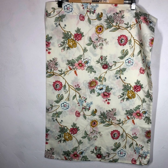 Thomaston set of 2 floral pillowcases - Picture 2 of 7